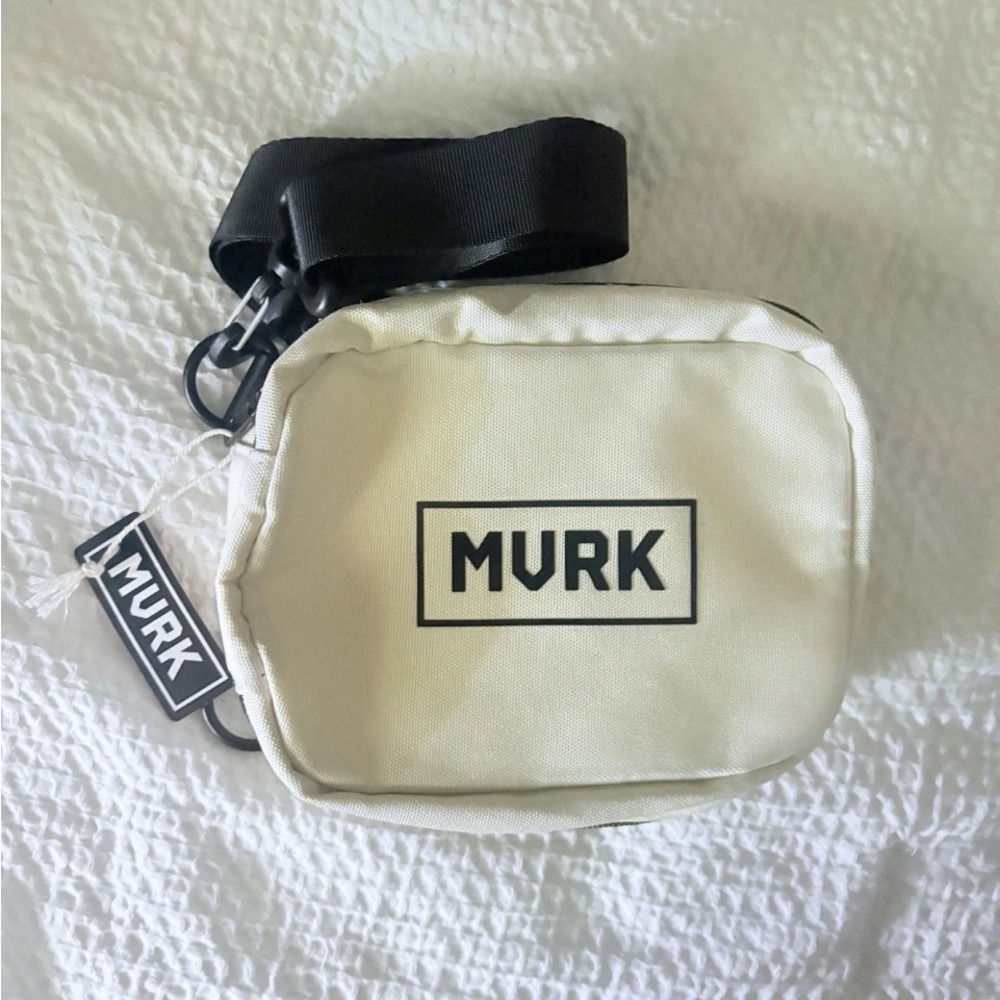 MVRK Waterproof Unisex Shoulder Bag Sling Crossbody Backpack - Cream & Black NWT